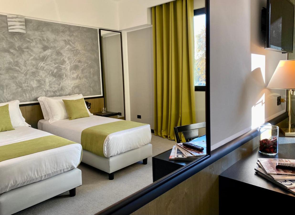 Hotel Gardenia Fiera Cermenate Extérieur photo